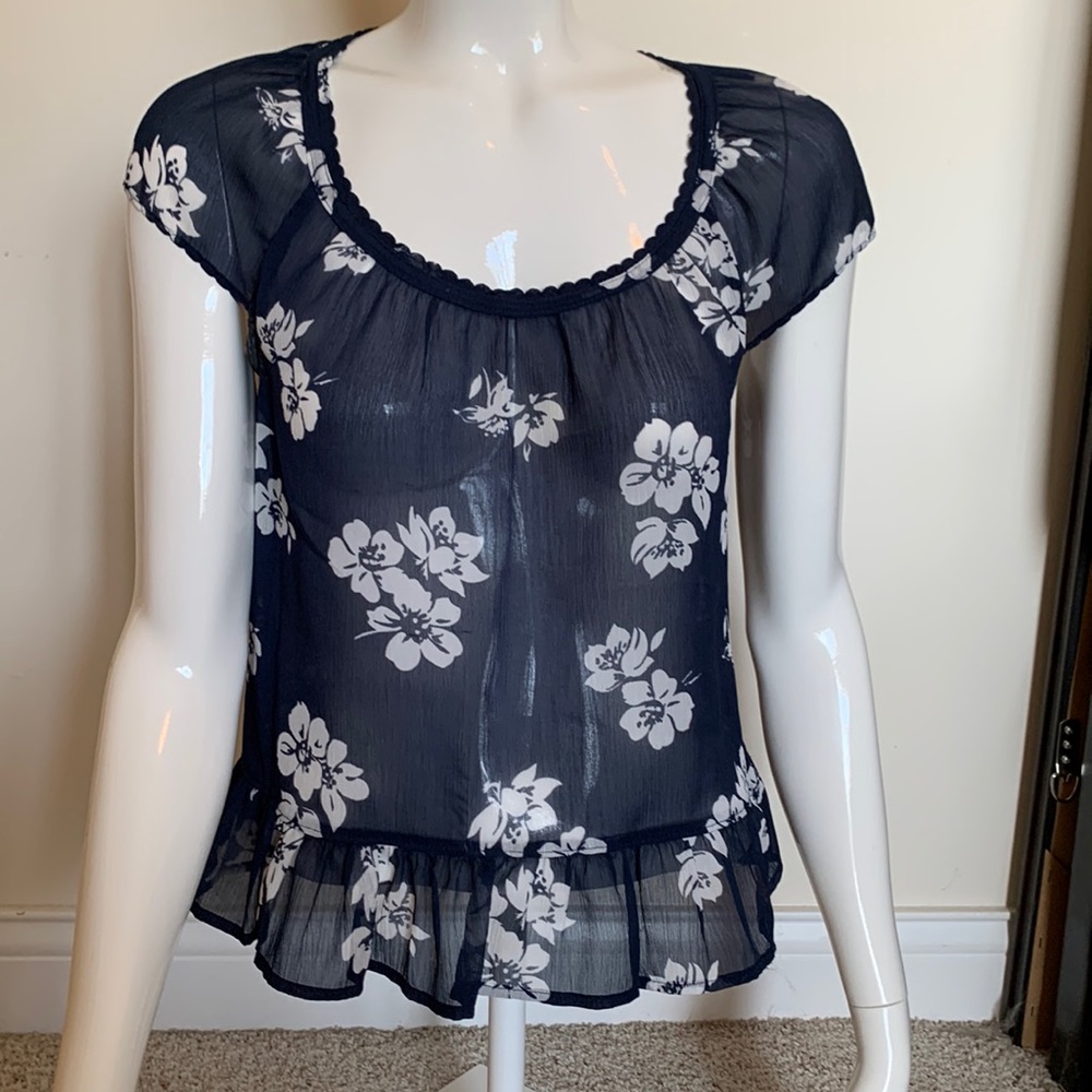 EUC Hollister Floral Sheer Top. • Size XS